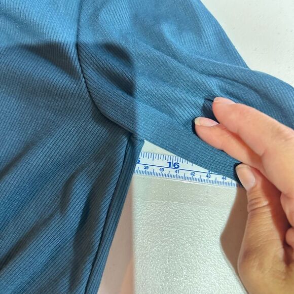 All in Motion NWT Women's LS Ribbed Twist-Front T-Shirt Teal Blue Size S Active - Picture 9 of 11
